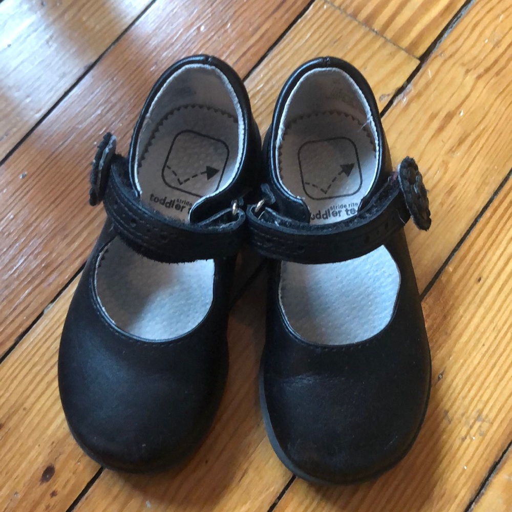 Stride rite black Mary Janes.